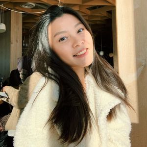 Meet your Posher, Simona